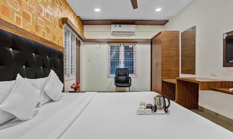 Fabhotel Luck Inn Residency image