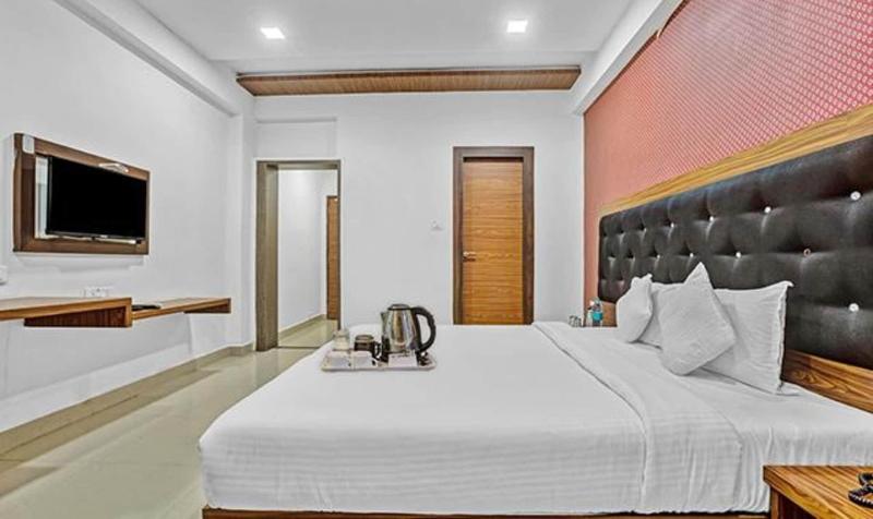 Fabhotel Luck Inn Residency image