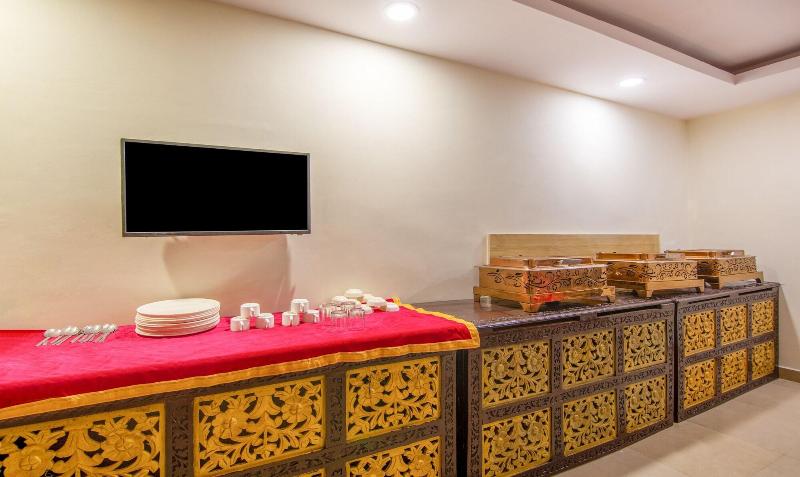 Treebo Royal Palace New Delhi image