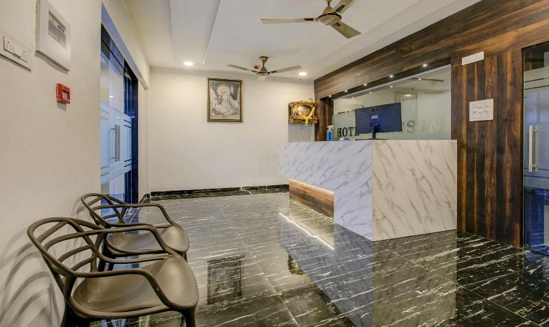 Treebo Kings Inn Vashi image