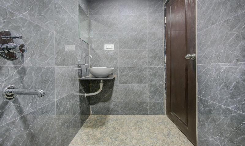 Treebo Kings Inn Vashi image