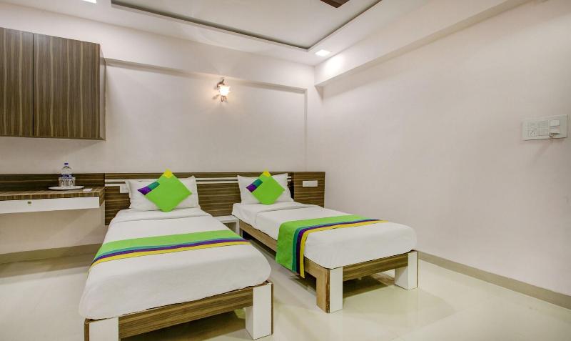 Treebo Kings Inn Vashi image