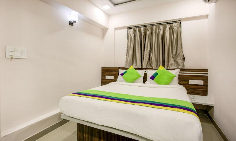 Treebo Kings Inn Vashi image