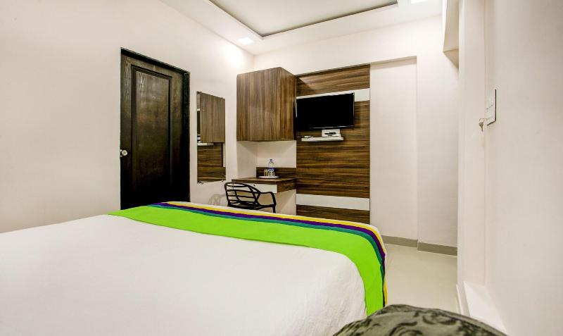 Treebo Kings Inn Vashi image