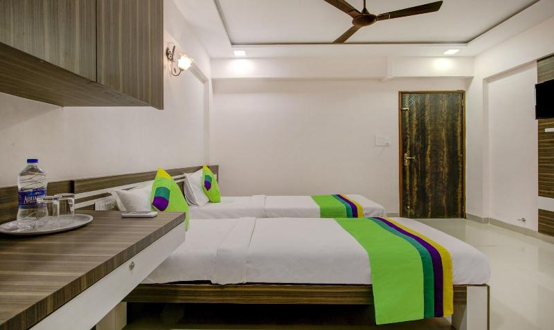 Treebo Kings Inn Vashi image