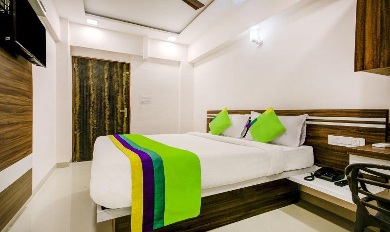 Treebo Kings Inn Vashi image
