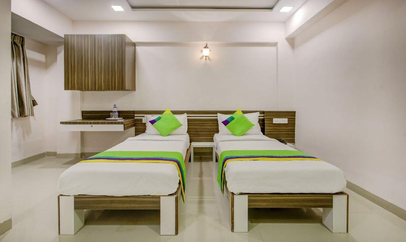 Treebo Kings Inn Vashi image