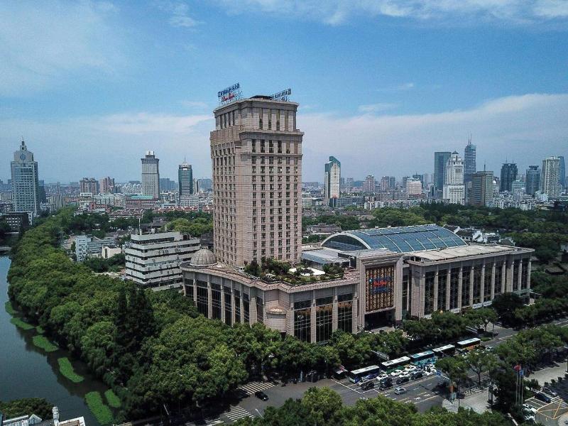 Wyndham Grand Plaza Royale Ningbo image