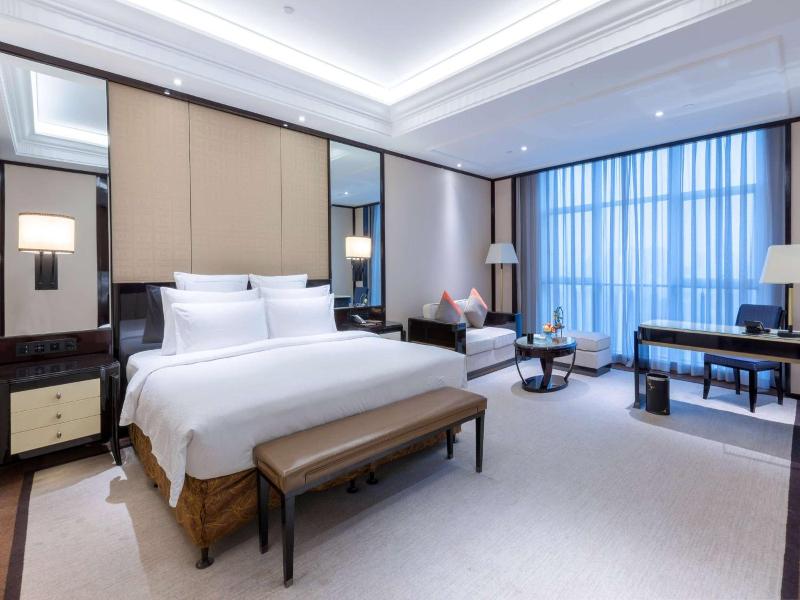 Wyndham Grand Plaza Royale Ningbo image