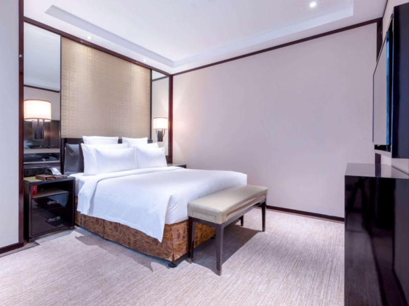 Wyndham Grand Plaza Royale Ningbo image