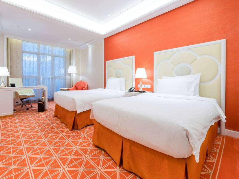 Wyndham Grand Plaza Royale Ningbo image
