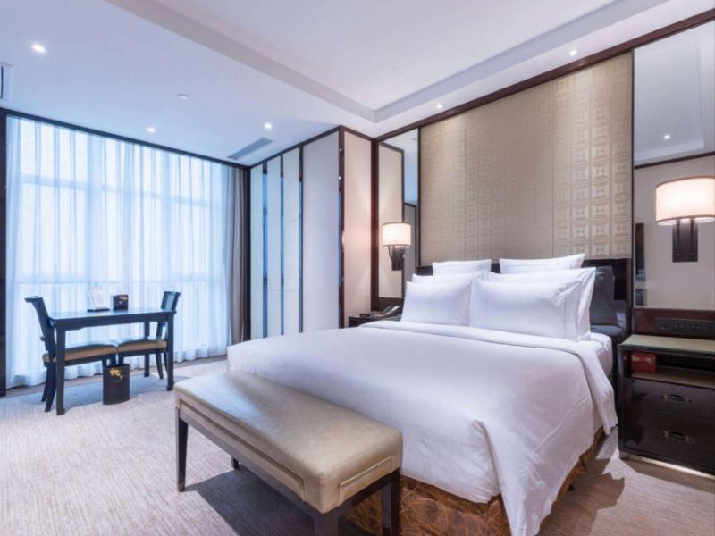 Wyndham Grand Plaza Royale Ningbo image