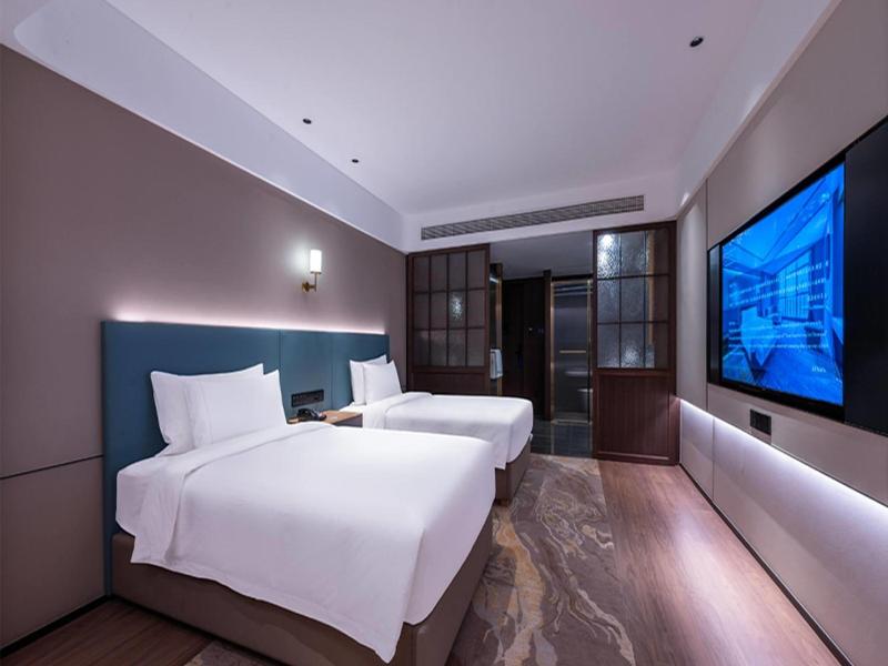 Wyndham Grand Plaza Royale Ningbo image