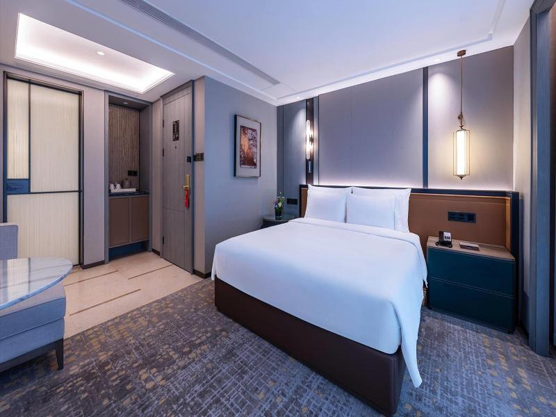 Wyndham Grand Plaza Royale Ningbo image