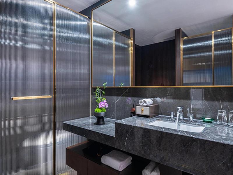 Wyndham Grand Plaza Royale Ningbo image