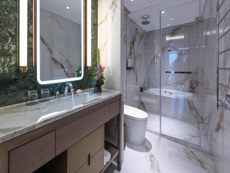 Wyndham Grand Plaza Royale Ningbo image