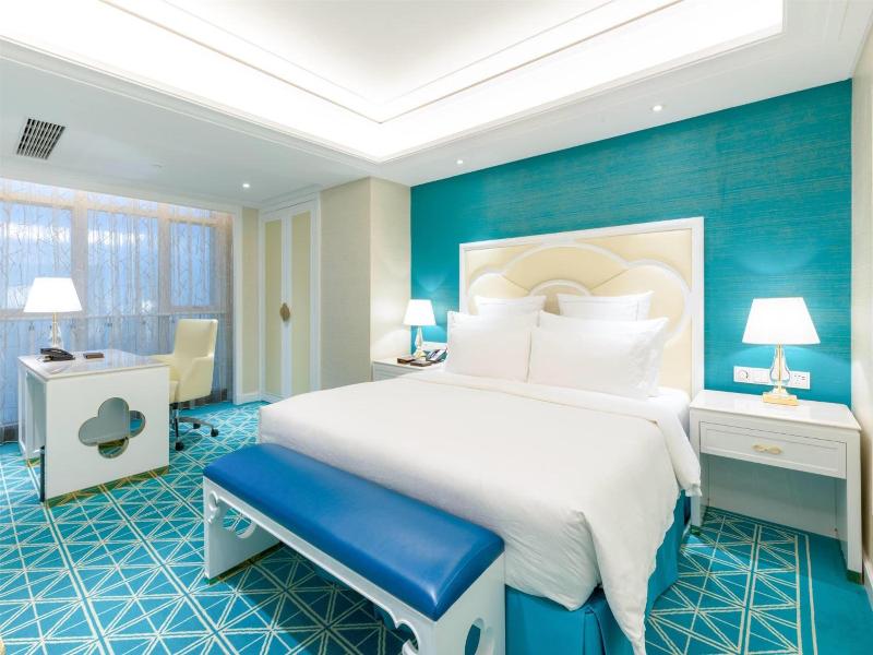 Wyndham Grand Plaza Royale Ningbo image