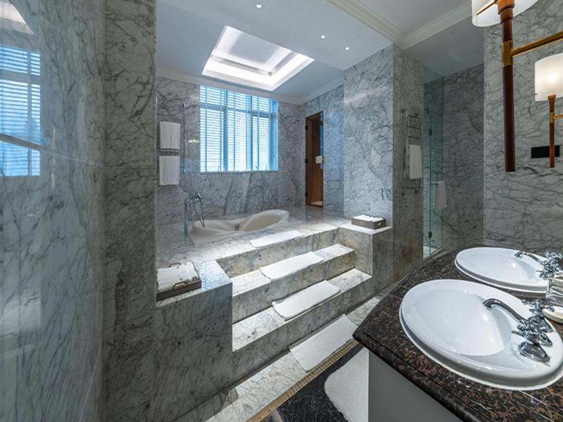 Wyndham Grand Plaza Royale Ningbo image