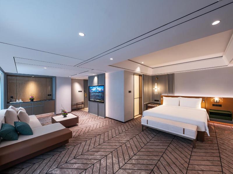 Wyndham Grand Plaza Royale Ningbo image