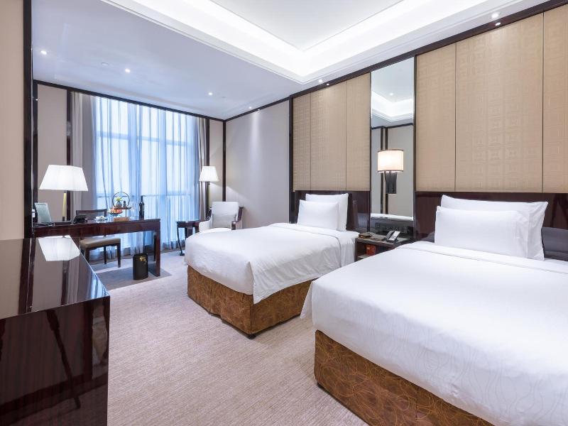 Wyndham Grand Plaza Royale Ningbo image