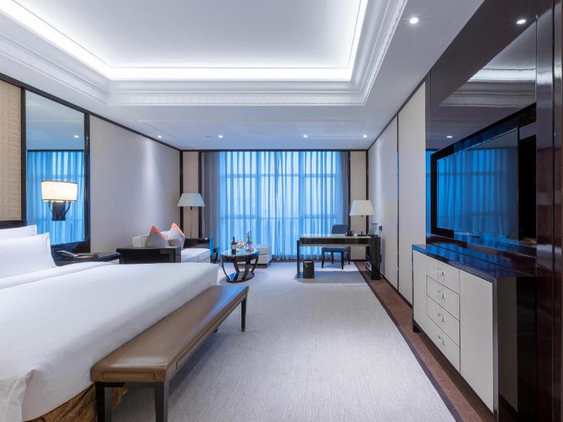 Wyndham Grand Plaza Royale Ningbo image