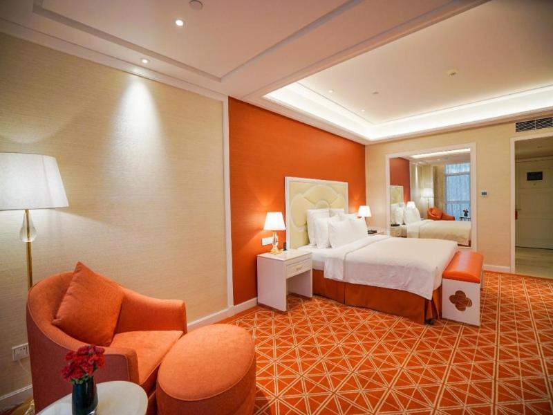 Wyndham Grand Plaza Royale Ningbo image
