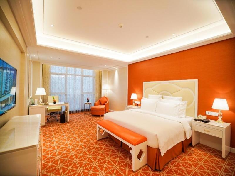 Wyndham Grand Plaza Royale Ningbo image