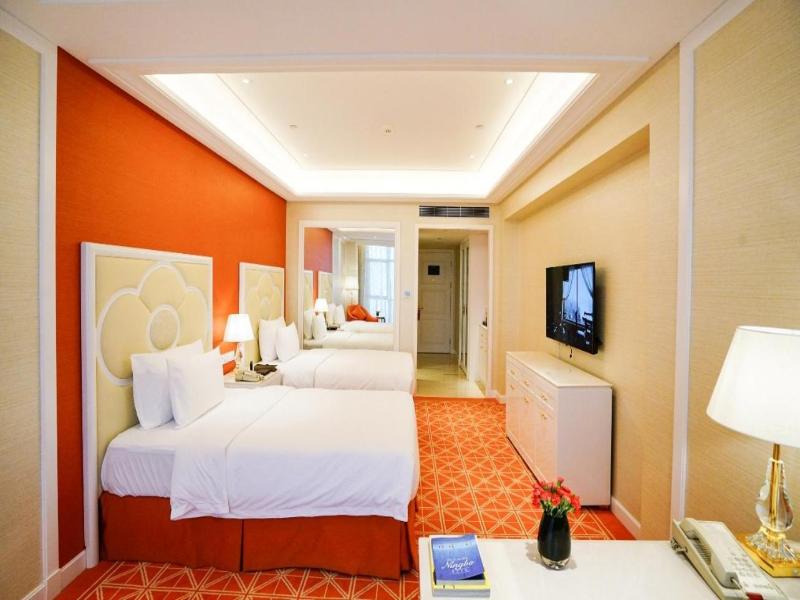 Wyndham Grand Plaza Royale Ningbo image