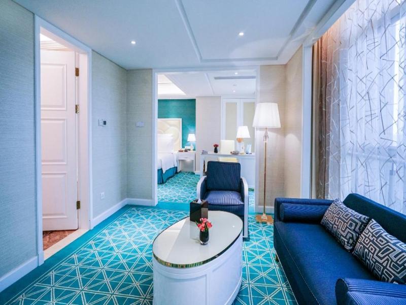 Wyndham Grand Plaza Royale Ningbo image