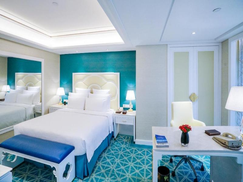 Wyndham Grand Plaza Royale Ningbo image