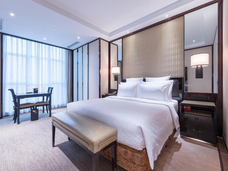 Wyndham Grand Plaza Royale Ningbo image