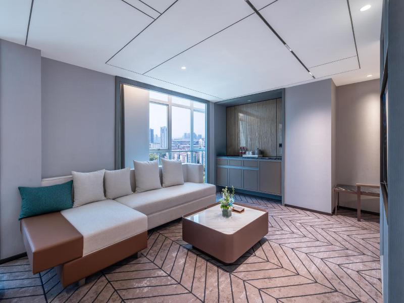 Wyndham Grand Plaza Royale Ningbo image