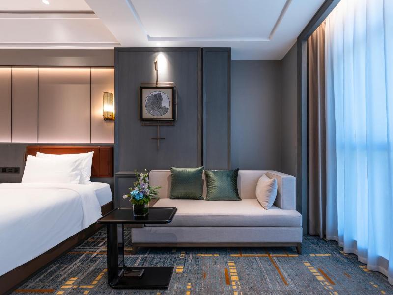 Wyndham Grand Plaza Royale Ningbo image