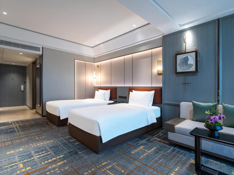 Wyndham Grand Plaza Royale Ningbo image