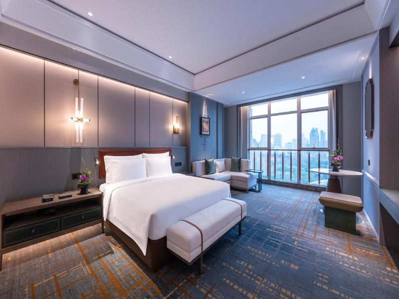 Wyndham Grand Plaza Royale Ningbo image