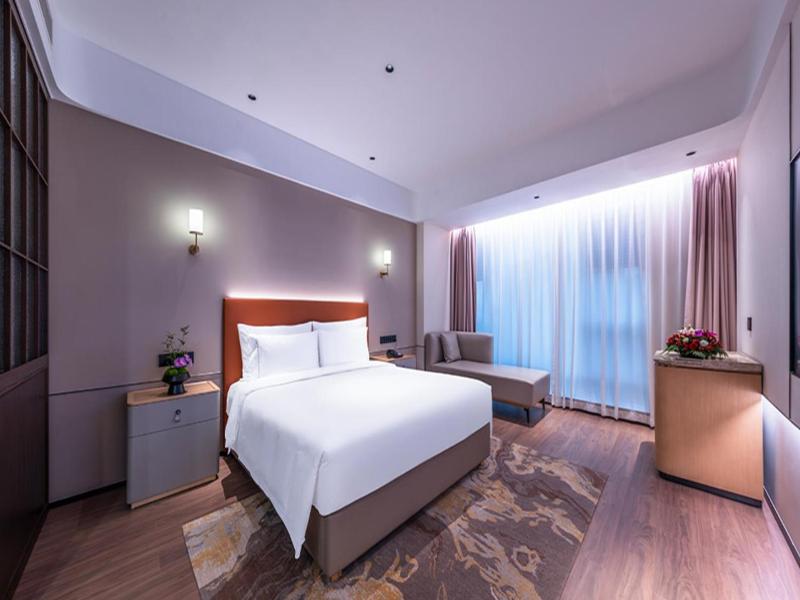 Wyndham Grand Plaza Royale Ningbo image