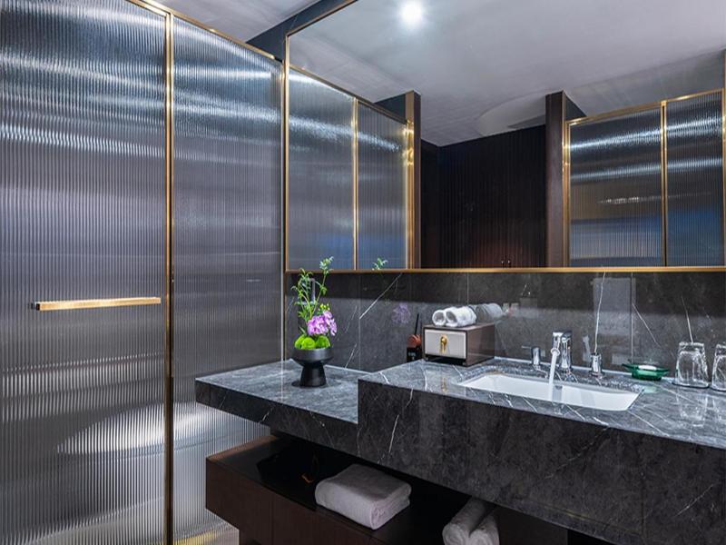 Wyndham Grand Plaza Royale Ningbo image