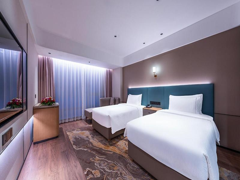 Wyndham Grand Plaza Royale Ningbo image