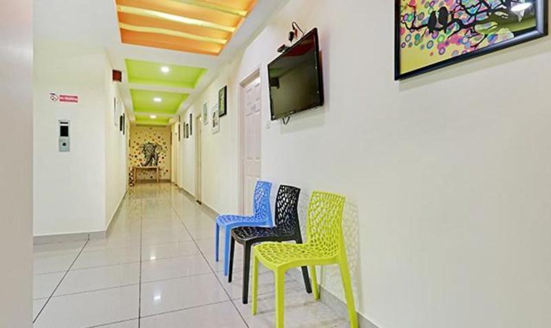 Fabhotel The Brown Tree image