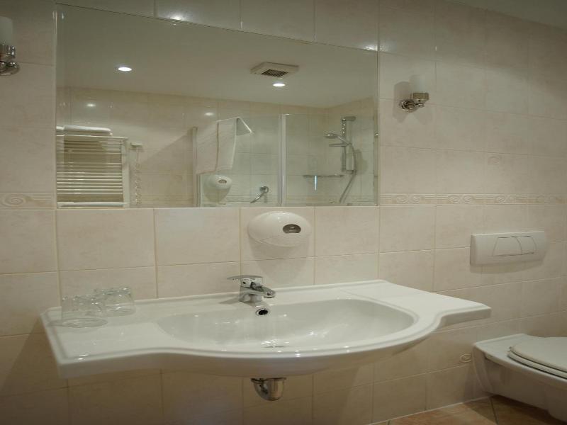 Hotel Grodzki image