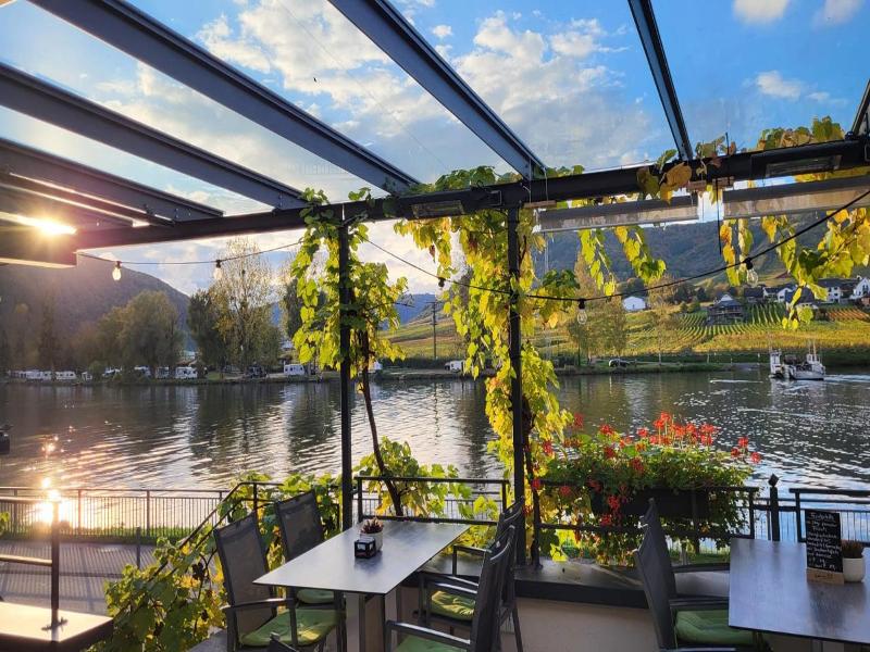 Hotel Haus Burg Metternich image