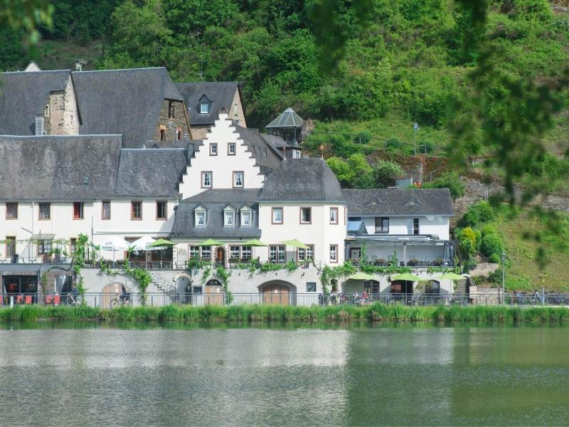 Hotel Haus Burg Metternich image