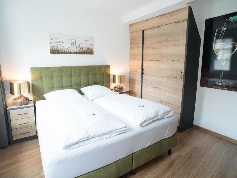 Hotel Haus Burg Metternich image