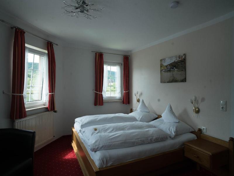 Hotel Haus Burg Metternich image