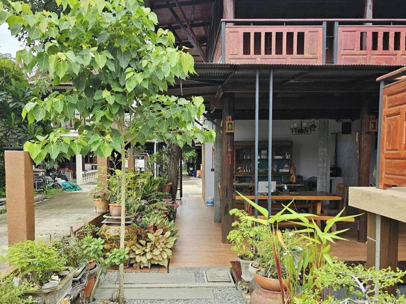 Nipatra Homestay By Zuzu image