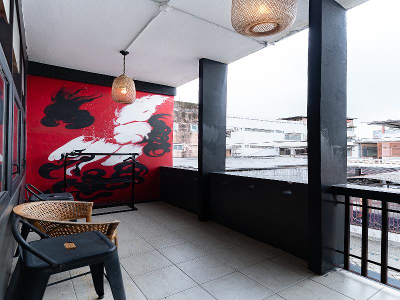 Ashi Poshtel By Zuzu image
