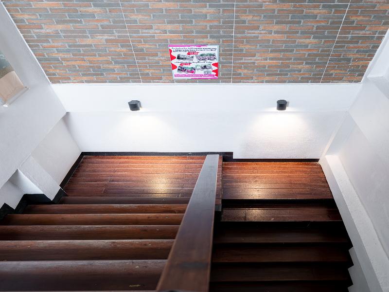 Ashi Poshtel By Zuzu image