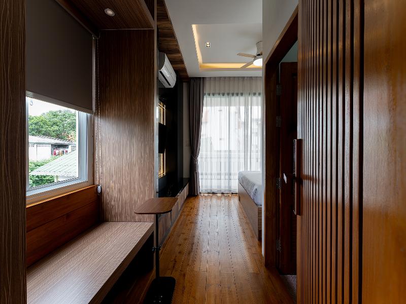 Ashi Poshtel By Zuzu image