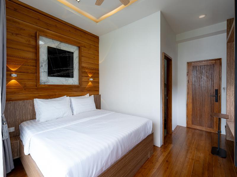 Ashi Poshtel By Zuzu image