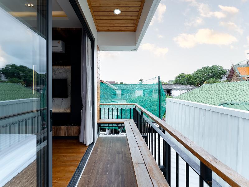 Ashi Poshtel By Zuzu image